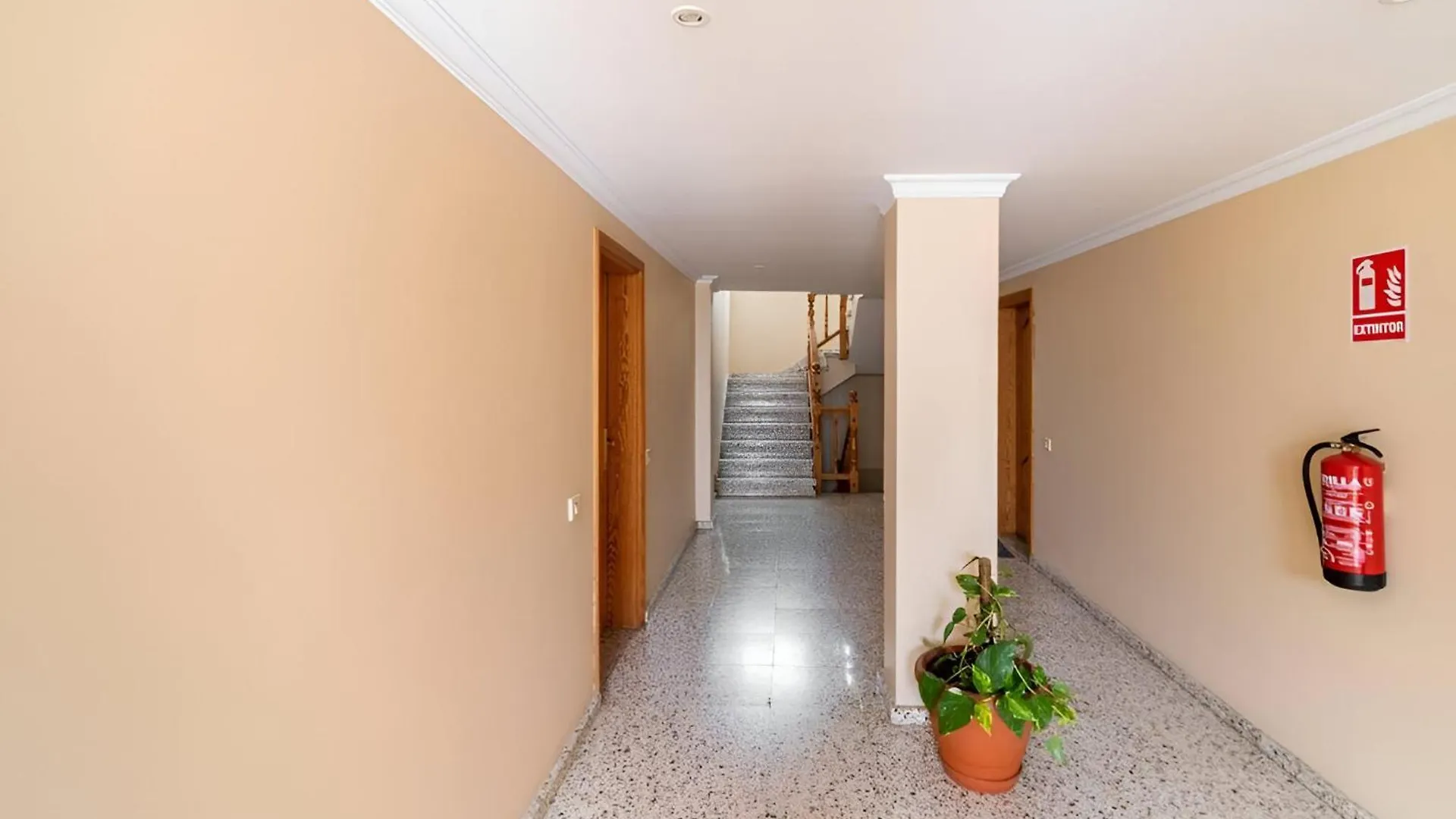 Lovely House In Gran Canaria Next To The Airport Melenara