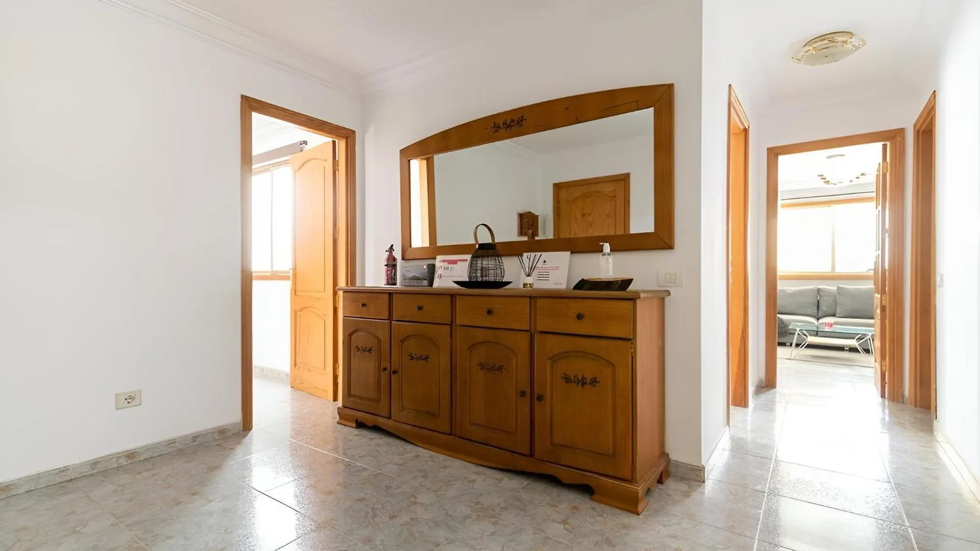 Lovely House In Gran Canaria Next To The Airport Melenara