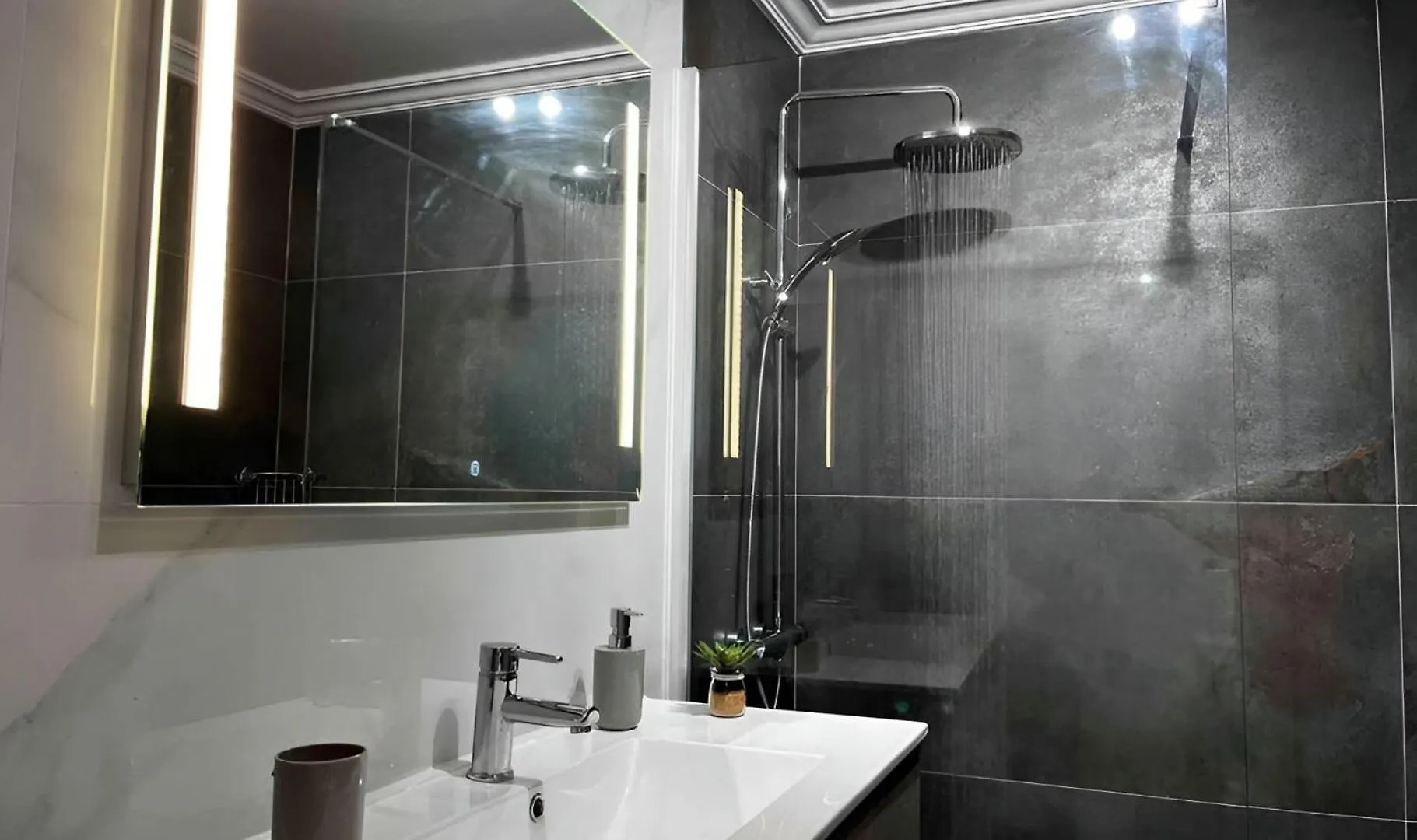 Lovely House In Gran Canaria Next To The Airport Melenara Spanje